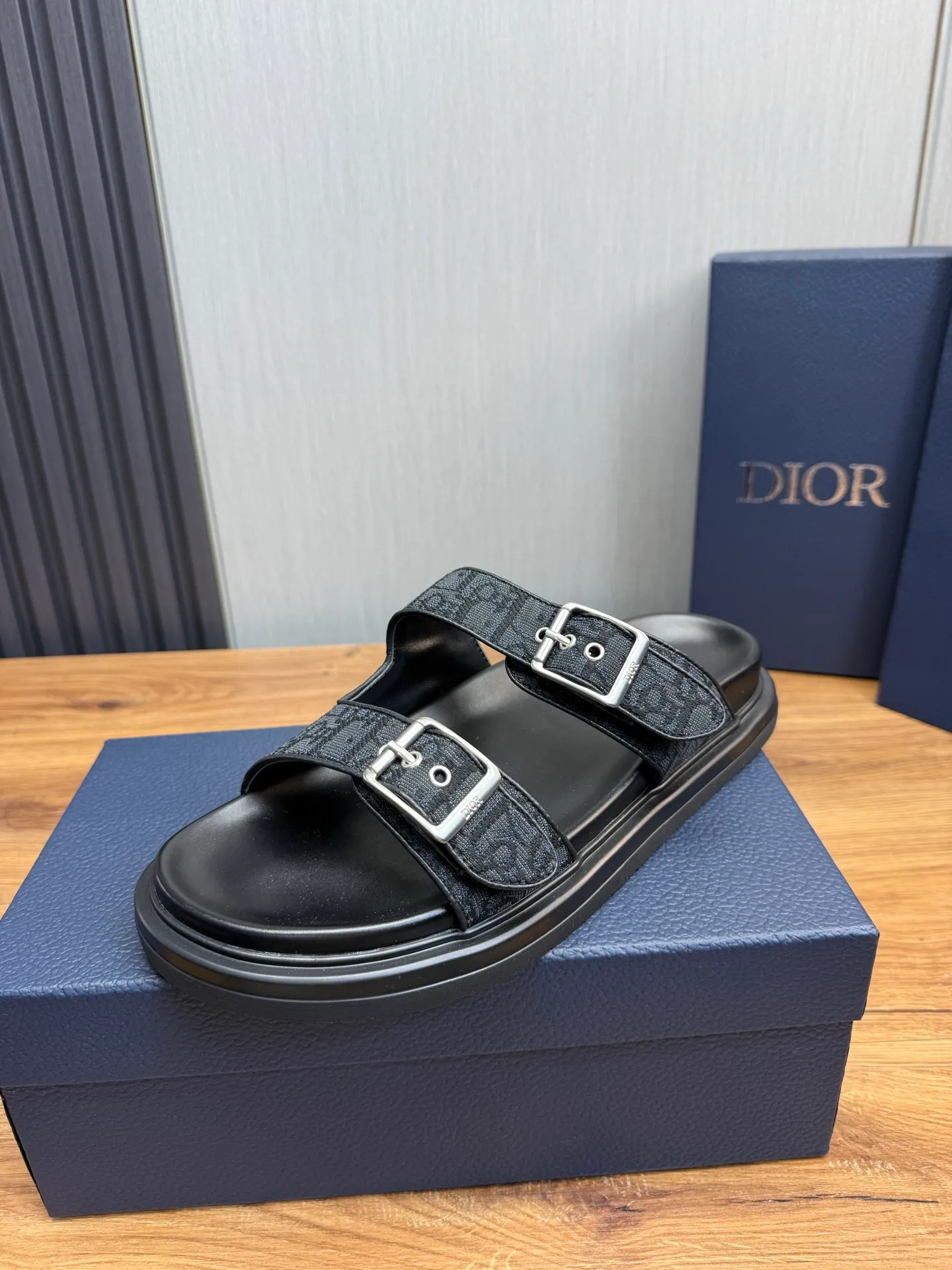 Men's shoes 💰300💰 Dior. Men's slippers 🩴Official website 1:1 production 38-45 yards 45 46 🉑️Customized original material shipped✅